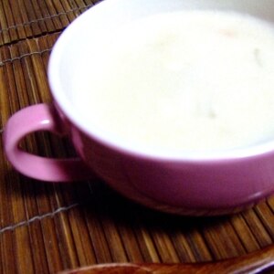 玉葱とじゃが芋の牛乳スープ